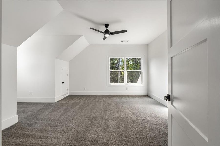 Spacious, unfurnished interior of a new home in , Jefferson (Image 29).