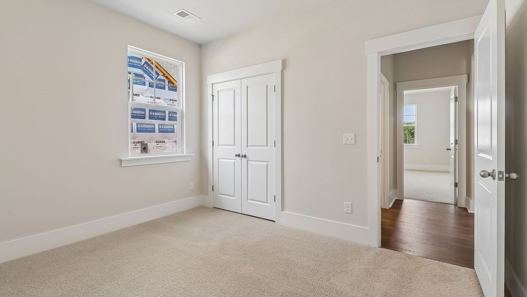 Spacious, unfurnished interior of a new home in Livingston Woods, Irmo (Image 16).