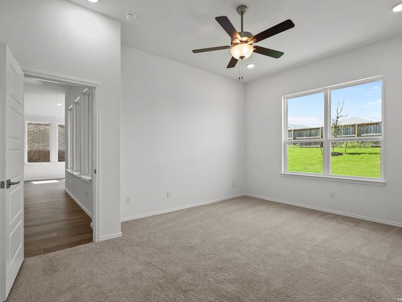 Spacious, unfurnished interior of a new home in Comanche Ridge, San Antonio (Image 32).