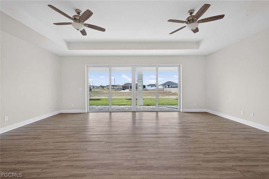 Spacious, unfurnished interior of a new home in Cape Coral, Cape Coral (Image 21).
