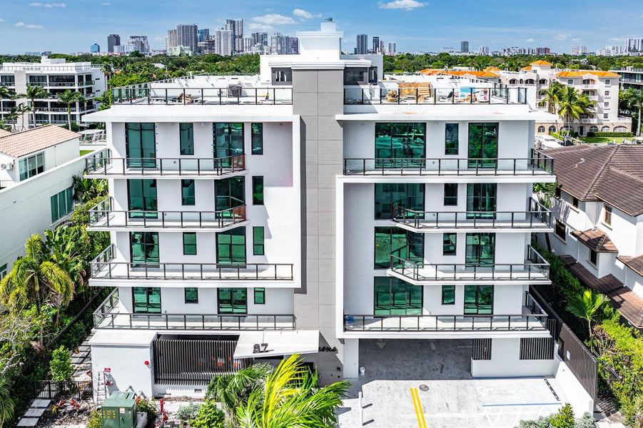 040-87IsleofVeniceDrive-FortLauderdale-F