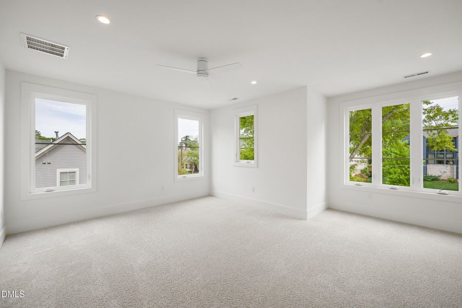39 -2817 claremont rd, interior