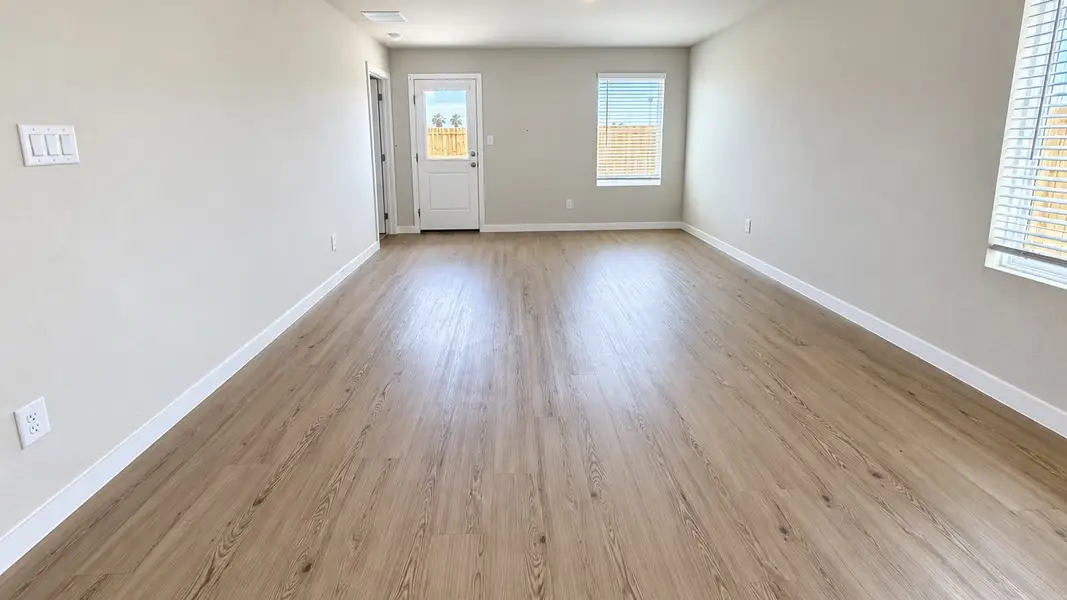 Spacious, unfurnished interior of a new home in Waldron Estates, Corpus Christi (Image 12).