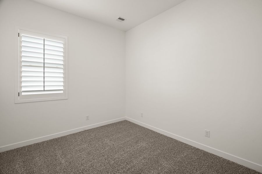 Spacious, unfurnished interior of a new home in Tierra Del Este 91, El Paso (Image 28).