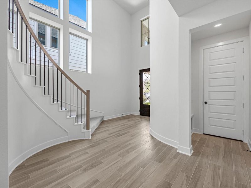 Spacious, unfurnished interior of a new home in Candela – 40', Richmond (Image 11). Spacious, unfurnished interior of a new home in Candela – 40', Richmond (Image 11).