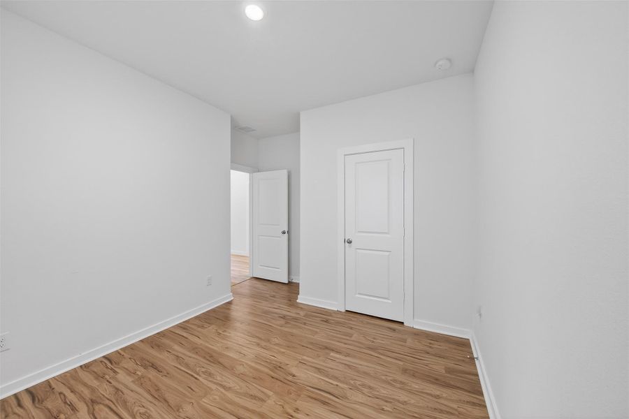 Spacious, unfurnished interior of a new home in , Hockley (Image 19).