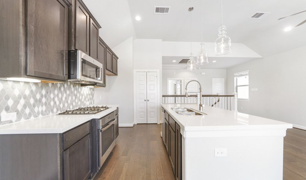 Kitchen with breakfast bar island