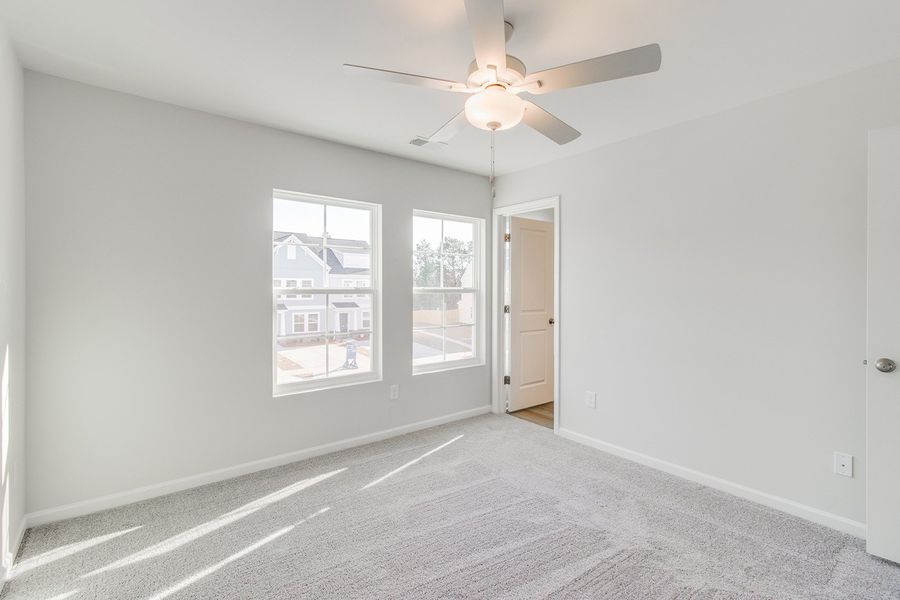 Spacious, unfurnished interior of a new home in Astoria, Columbia (Image 21).