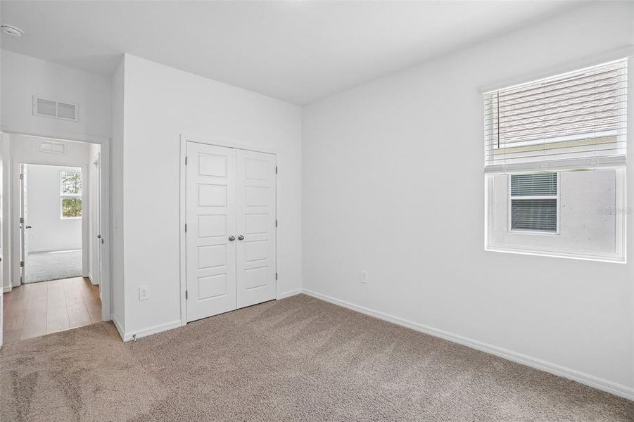 Spacious, unfurnished interior of a new home in Hawthorne Ranch, Lakeland (Image 23).