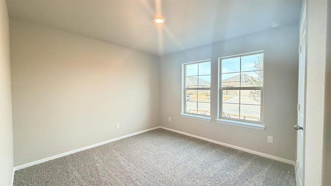 Spacious, unfurnished interior of a new home in Meadowbrook Estates, Cleburne (Image 16).