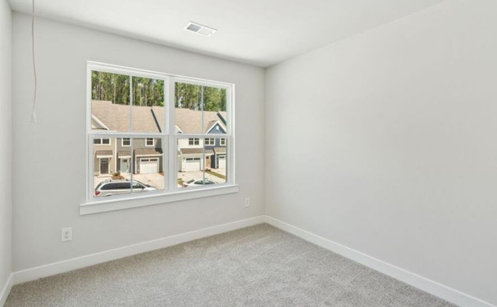 Spacious, unfurnished interior of a new home in Crescent Cove, Summerville (Image 5).