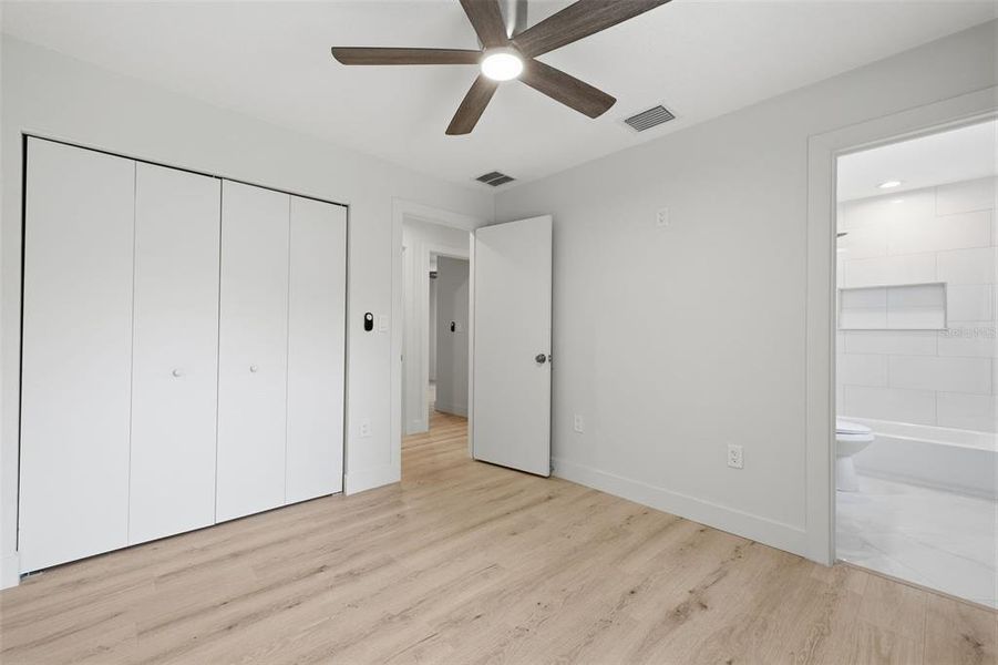 Spacious, unfurnished interior of a new home in , Crystal River (Image 13).