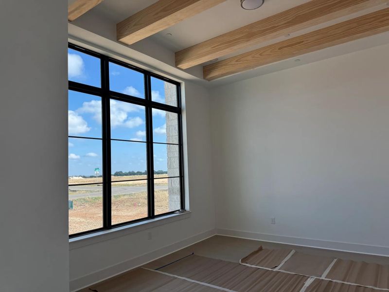 Lynmar II D Home office