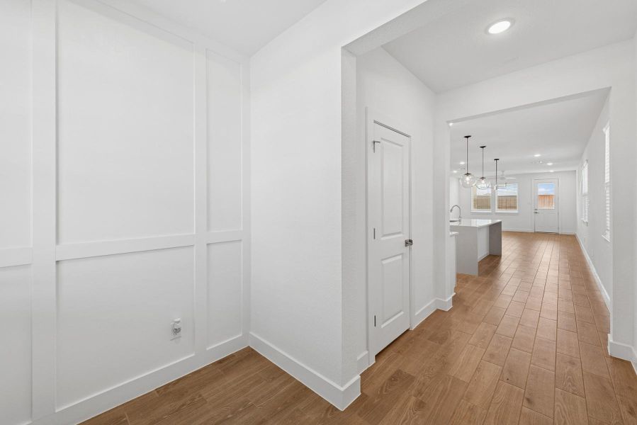 Welcoming foyer (*Photo not of actual home and used for illustration purposes only.)
