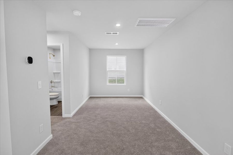 Spacious, unfurnished interior of a new home in Wren Woods 2-Story, Gray Court (Image 11).