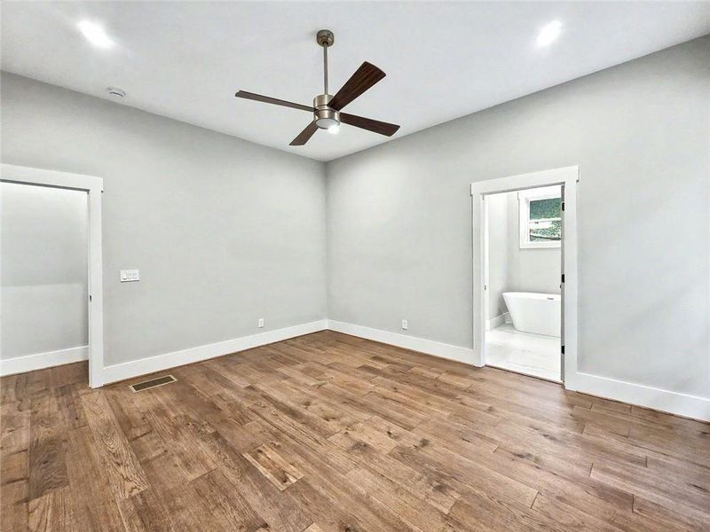 Spacious, unfurnished interior of a new home in , Waleska (Image 21).