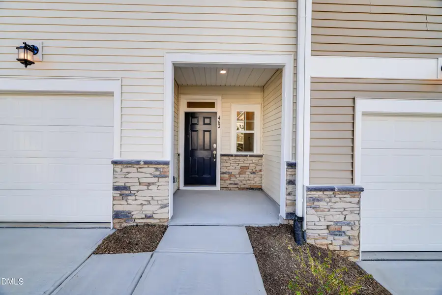 SUN_LawsonTownes_Pic_Cameron_Entryway_1o