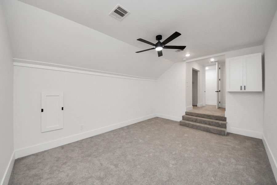 Spacious, unfurnished interior of a new home in , Spring (Image 26).