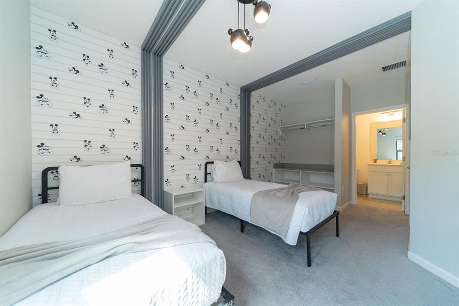 Furnished interior view inside a new home in , Orlando (Image 43).