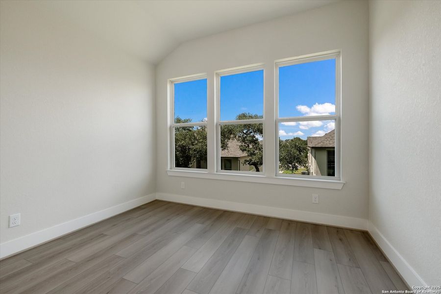 Spacious, unfurnished interior of a new home in Esperanza, Boerne (Image 22).