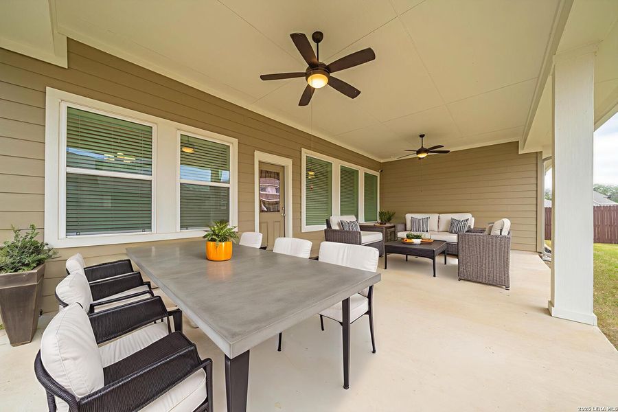 Exterior details and patio area of a home in Ladera - Laurel Hollow 60', San Antonio (Image 4).