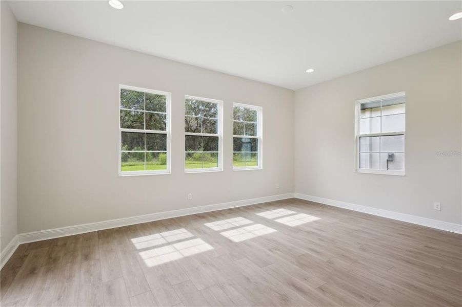 Spacious, unfurnished interior of a new home in Triple Creek, Riverview (Image 17).