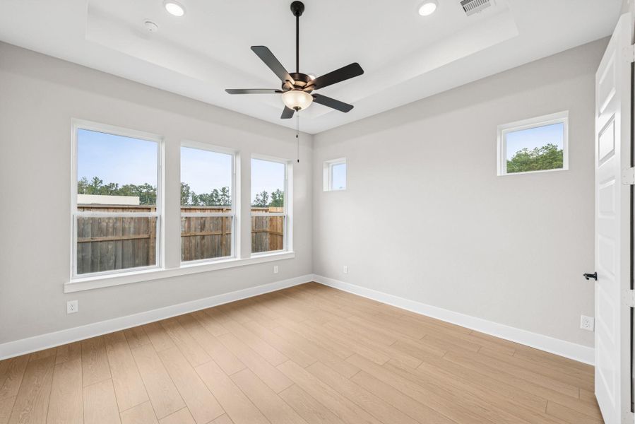 Spacious, unfurnished interior of a new home in The Highlands 40', Porter (Image 28). Spacious, unfurnished interior of a new home in The Highlands 40', Porter (Image 28).