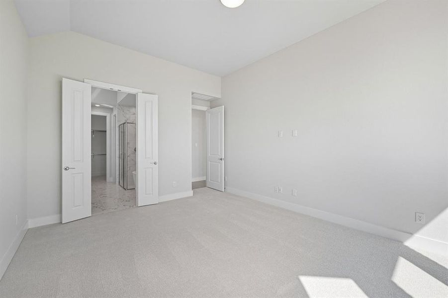 Spacious, unfurnished interior of a new home in Trinity Falls, McKinney (Image 14).
