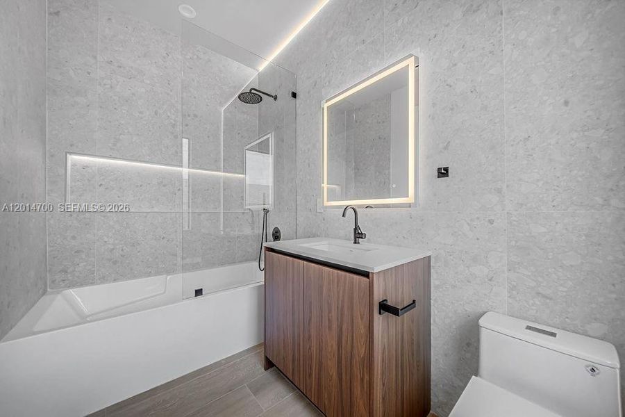 Furnished interior view inside a new home in , Fort Lauderdale (Image 47).