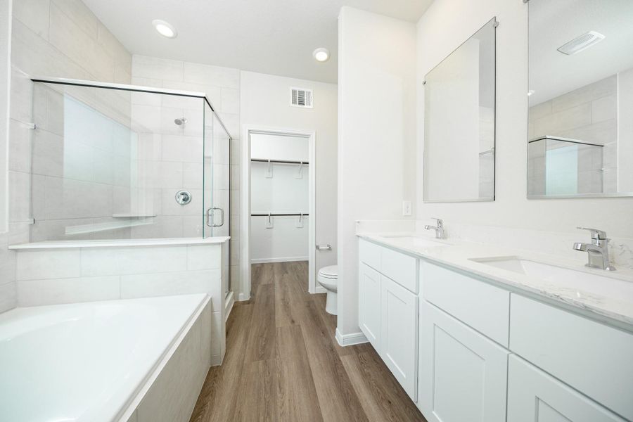 Furnished interior view inside a new home in River's Edge, Conroe (Image 12).