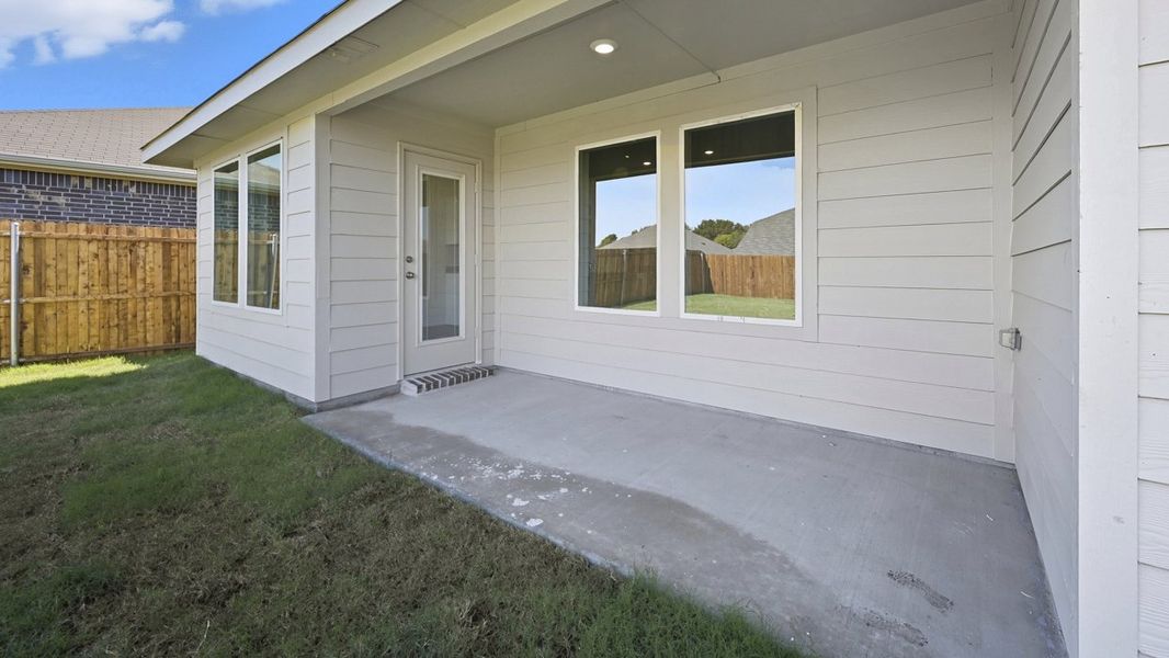 Representative exterior details of a home built from the Bellvue by D.R. Horton in Bel Air Village, Sherman (Image 3).
