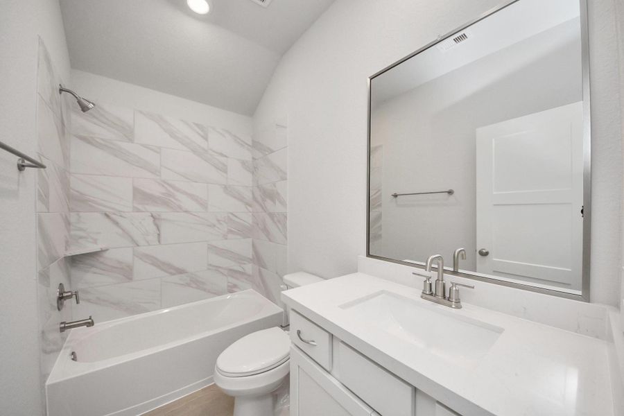 Furnished interior view inside a new home in Laurel Landing: Landmark Collection, Alvin (Image 9).