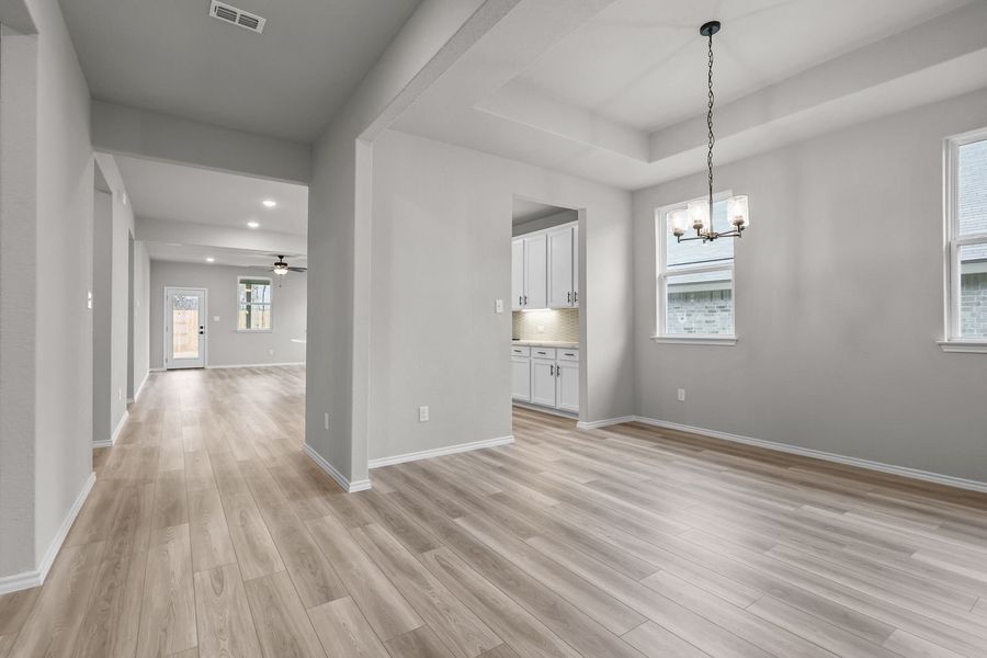 Representative unfurnished interior of a home built from the The Glenwood E by Davidson Homes LLC in Bricewood, San Antonio (Image 17).