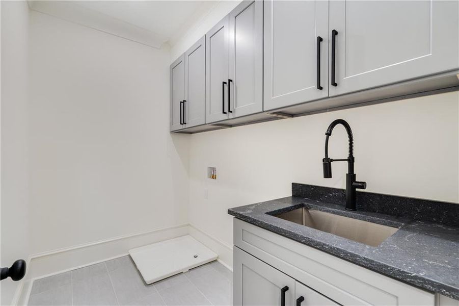 Furnished interior view inside a new home in , Atlanta (Image 16).