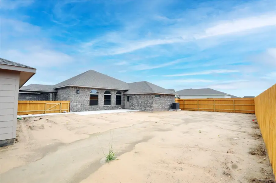 Exterior details and patio area of a home in , League City (Image 28).