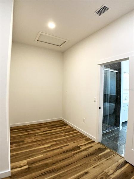 Spacious, unfurnished interior of a new home in , Punta Gorda (Image 20).