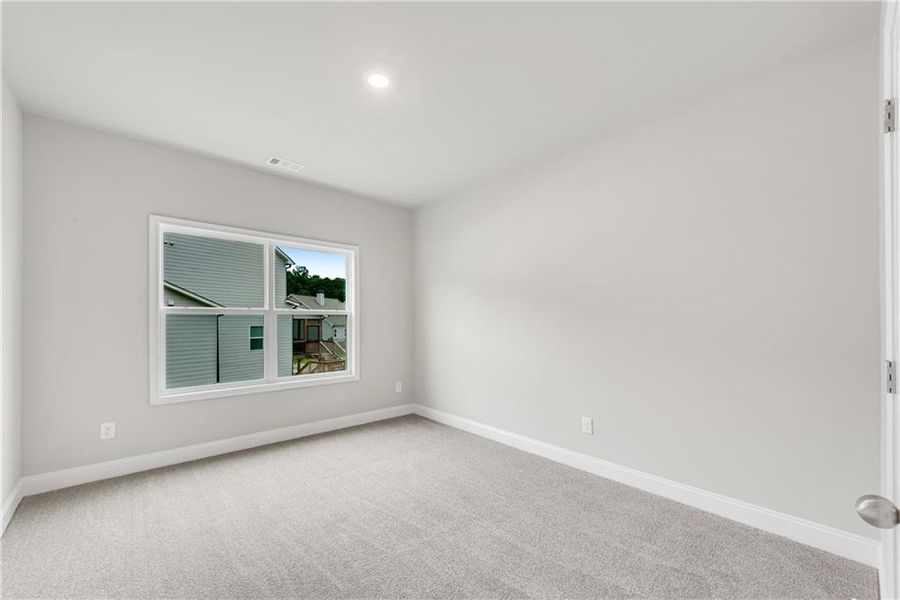Spacious, unfurnished interior of a new home in Hidden Fields, Hoschton (Image 31).