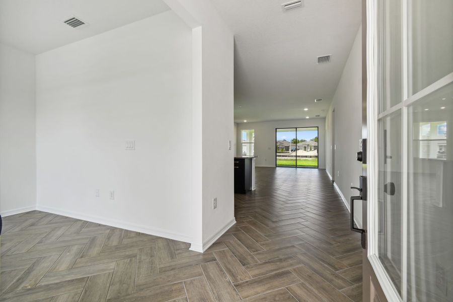 Spacious, unfurnished interior of a new home in Avalon West, Spring Hill (Image 19).