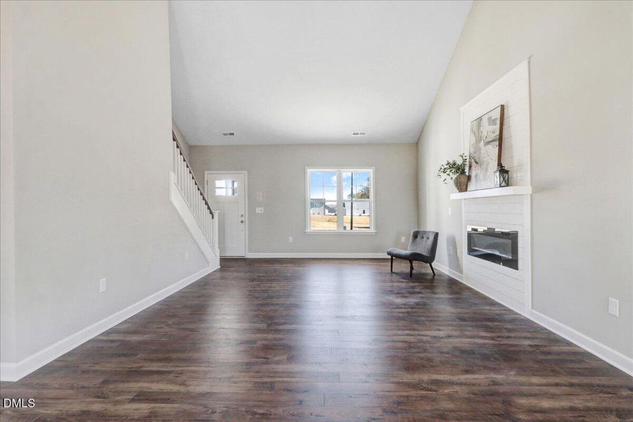 12-101 Baileys Pl-12