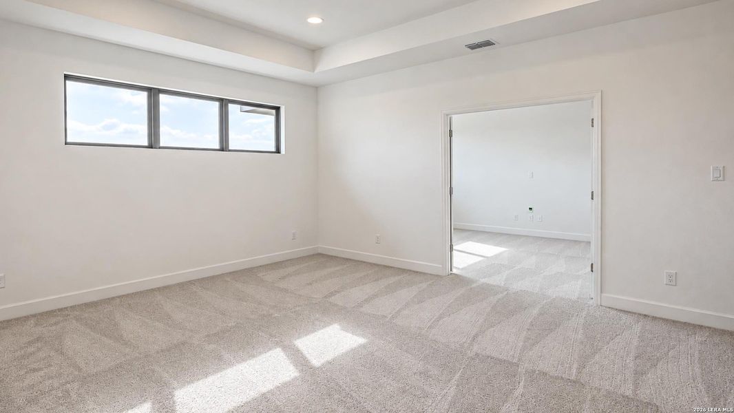 Spacious, unfurnished interior of a new home in Veramendi, New Braunfels (Image 20).