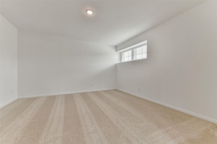Spacious, unfurnished interior of a new home in Anderson Lake, Houston (Image 25).