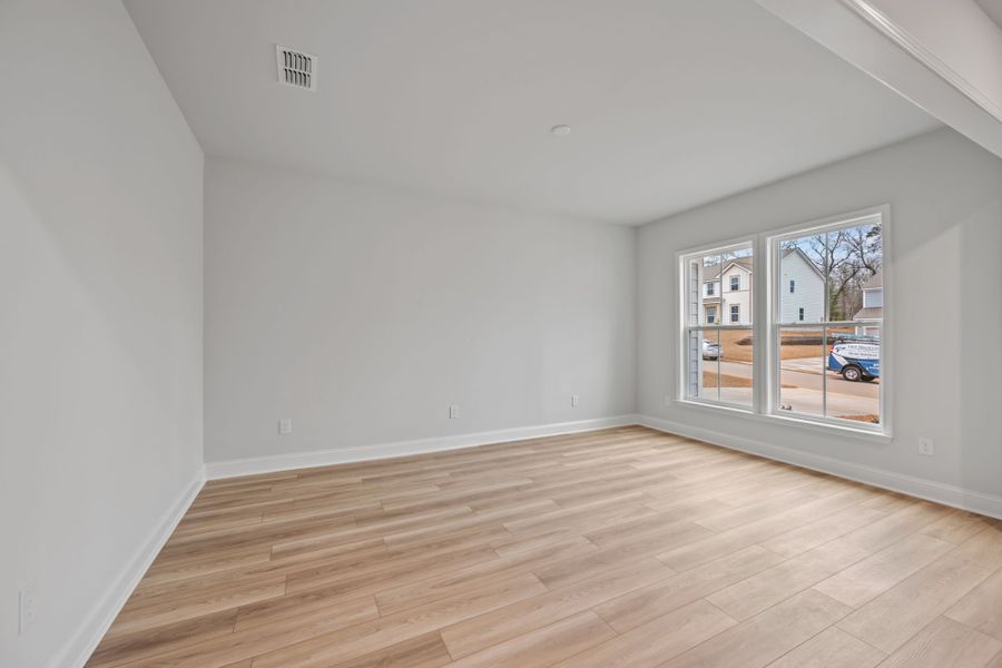 Spacious, unfurnished interior of a new home in Carriage Estates, Lexington (Image 32).