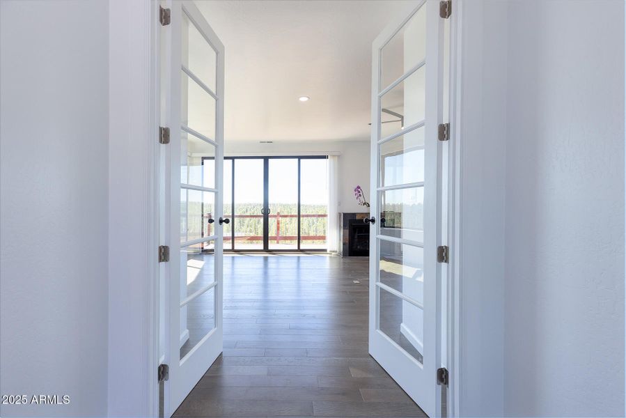 2943 E Lookout Ln (10) 2943 E Lookout Ln (10)