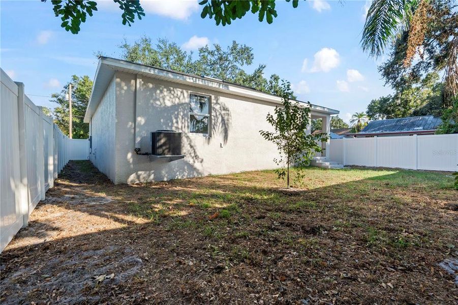 Exterior details and patio area of a home in , Pinellas Park (Image 27).