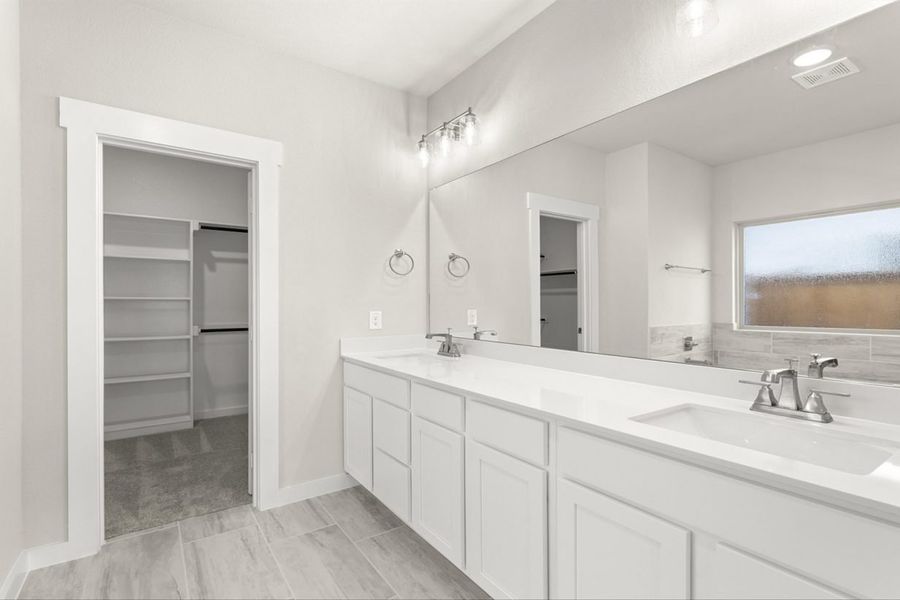 Representative furnished interior of a home built from the Sequoia II Harrington Trails Cornerstone I Series by Brohn Homes in Harrington Trails, New Caney (Image 12).