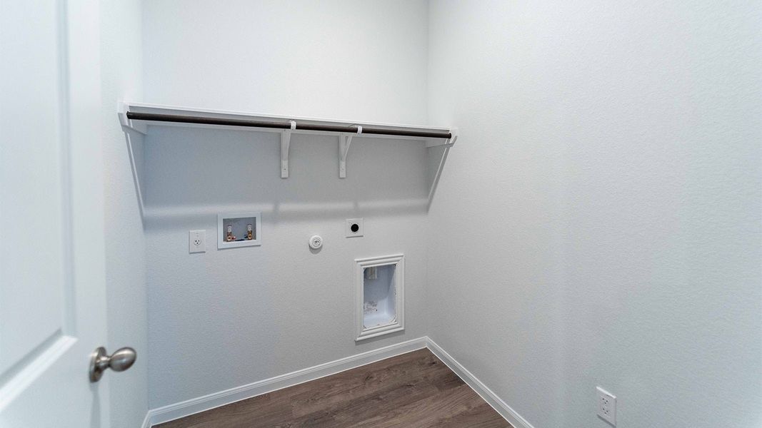 Spacious, unfurnished interior of a new home in Sunset Oaks, Maxwell (Image 28).