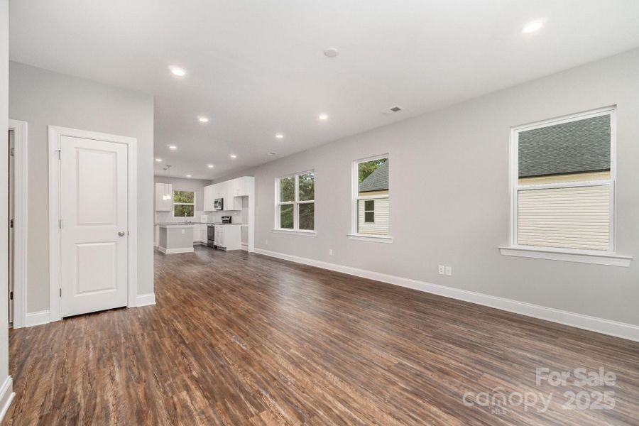 Spacious, unfurnished interior of a new home in , Gastonia (Image 8).
