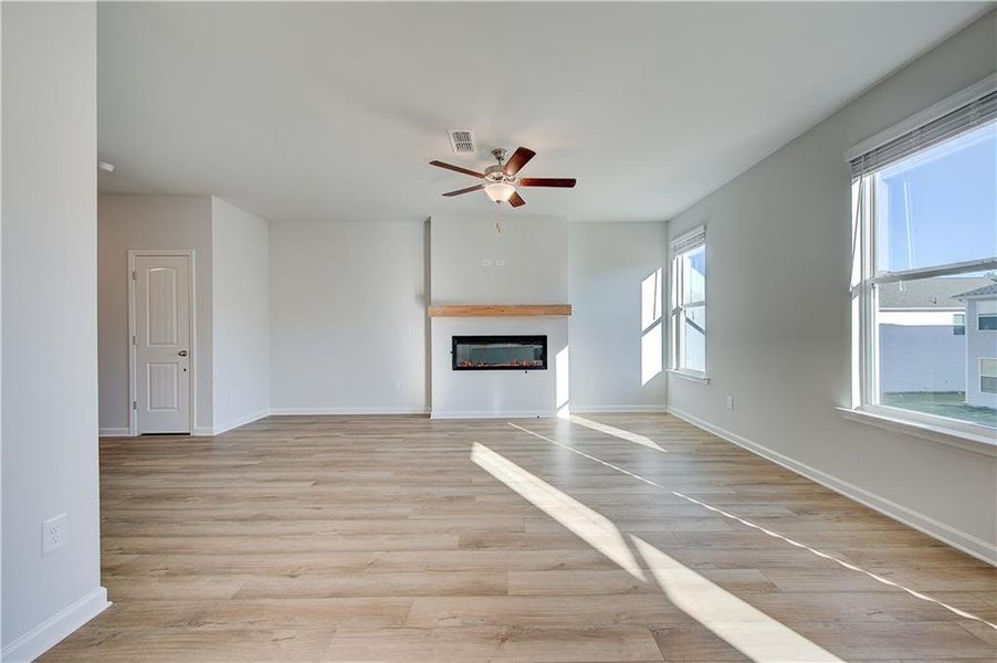 Spacious, unfurnished interior of a new home in Enclave at Evergreen, Fairburn (Image 16). Spacious, unfurnished interior of a new home in Enclave at Evergreen, Fairburn (Image 16).