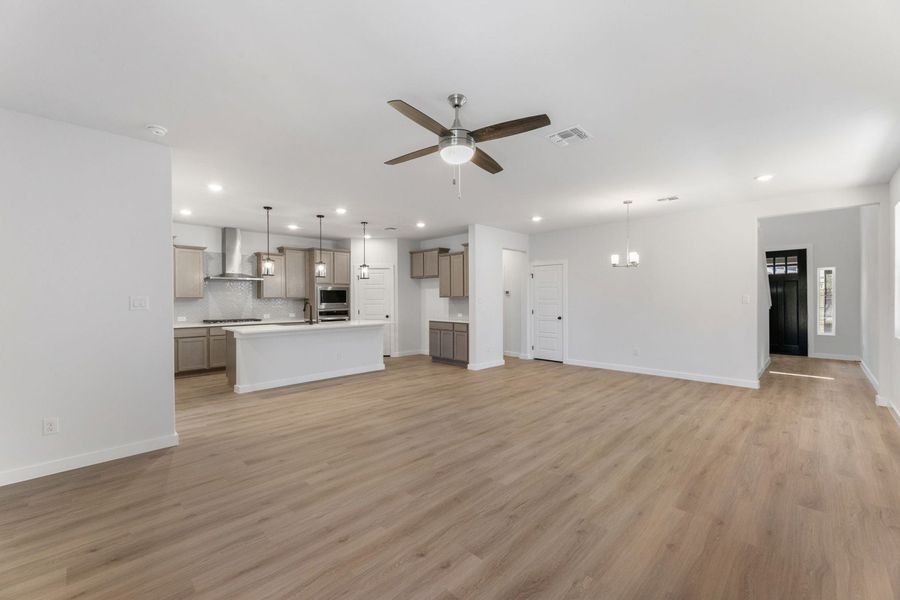 Representative unfurnished interior of a home built from the Colorado by Hakes Brothers in Veranda, San Antonio (Image 12).