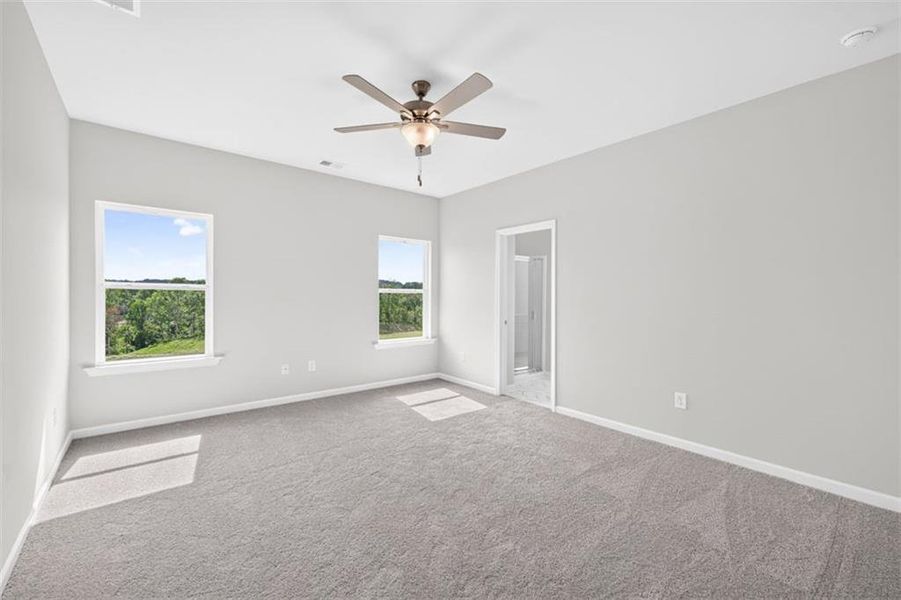 Spacious, unfurnished interior of a new home in Oakmont, Dallas (Image 20).